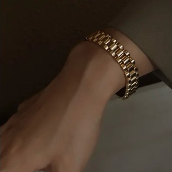 Stainless steel 18k gold plated Rolex style bracelet 8” - Picture 3 of 4